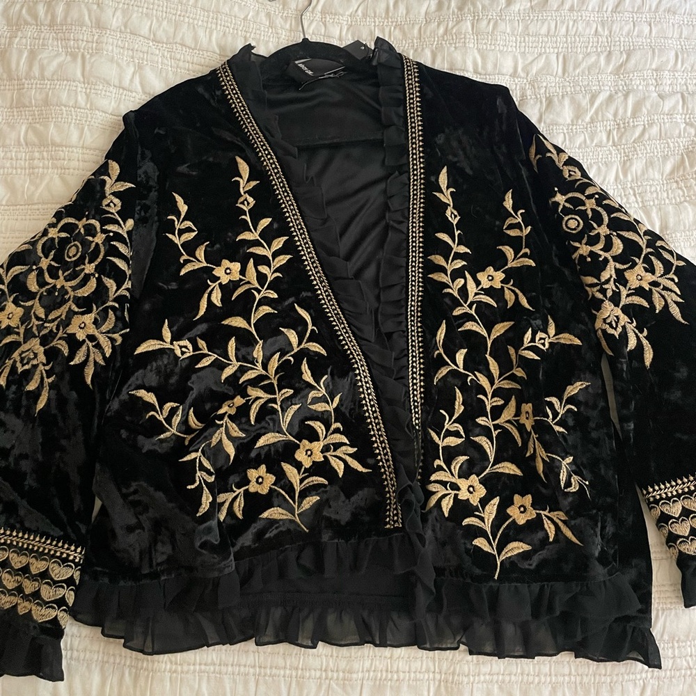 New with Tags Nasty Gal Velvet Gold Embroidered Jacket